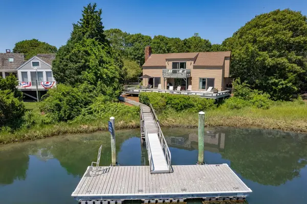 8 Taffrail Way, Mashpee, MA 02649