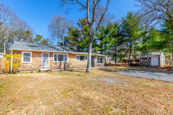 16 Edgewood Drive, East Falmouth, MA 02536
