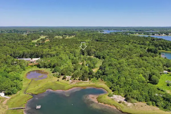 30 Indian Trail, Osterville, MA 02655