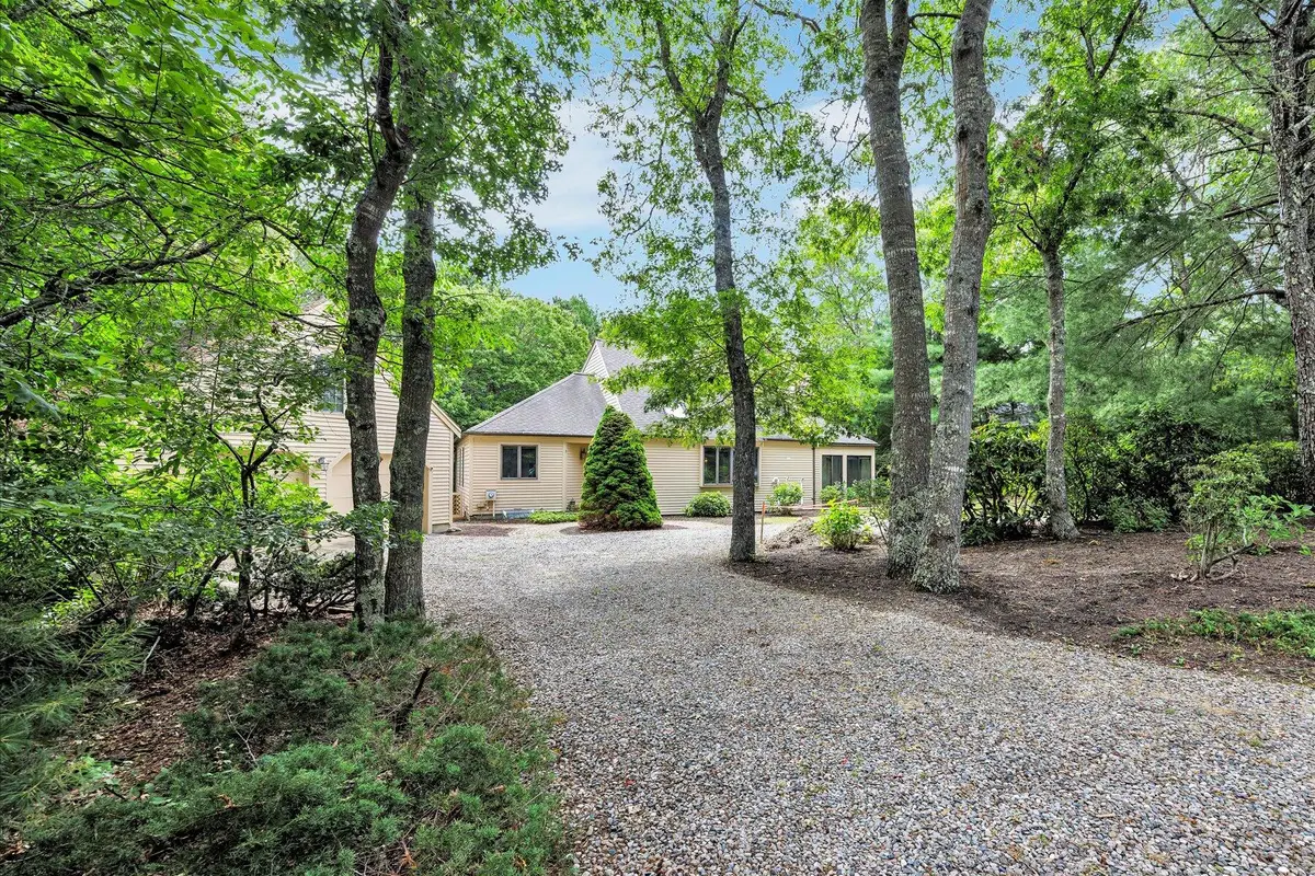 9 North Way, Mashpee, MA 02649 - Image #1