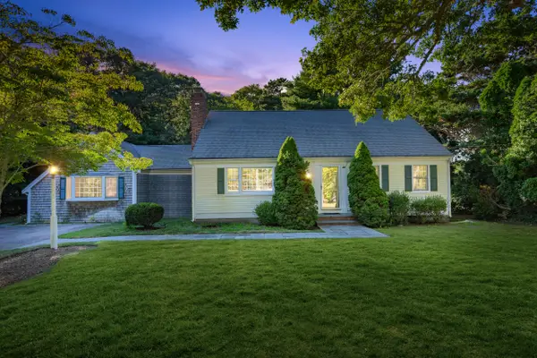 77 Robbins Street, Osterville, MA 02655