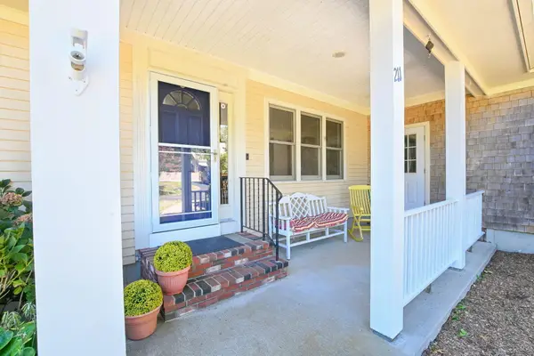 211 James Circle, Mashpee, MA 02649