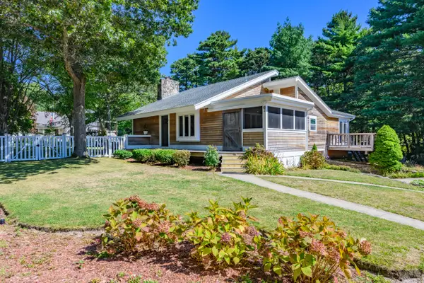 6 Cedar Street, Cotuit, MA 02635