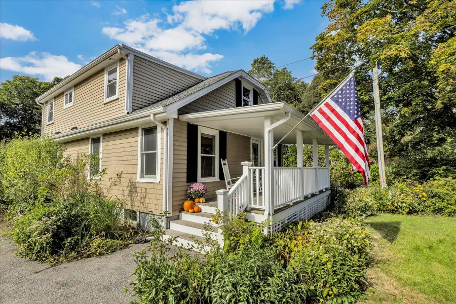 33 Oakwood Avenue, Falmouth, MA 02540 - Image #3