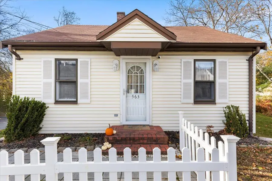 563 County Road, Rochester, MA 02770 - Image #3