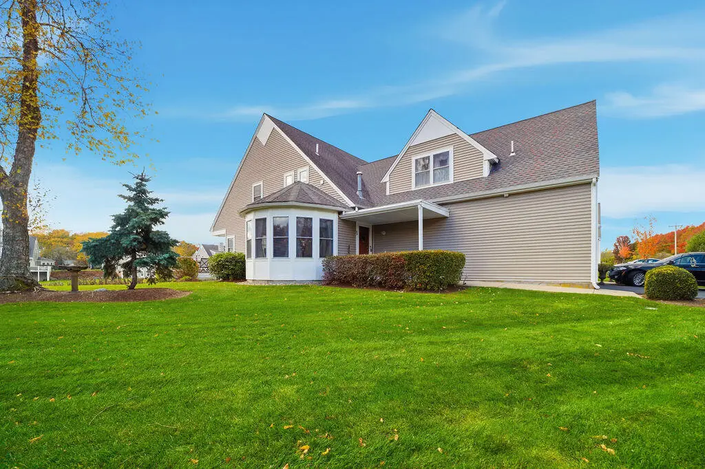 69 Bay Pointe Extension, Buzzards Bay, MA 02532 - Image #1