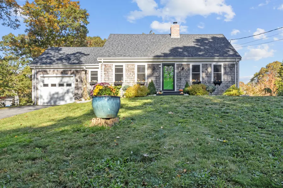 18 Carlton Road, Buzzards Bay, MA 02532 - Image #2