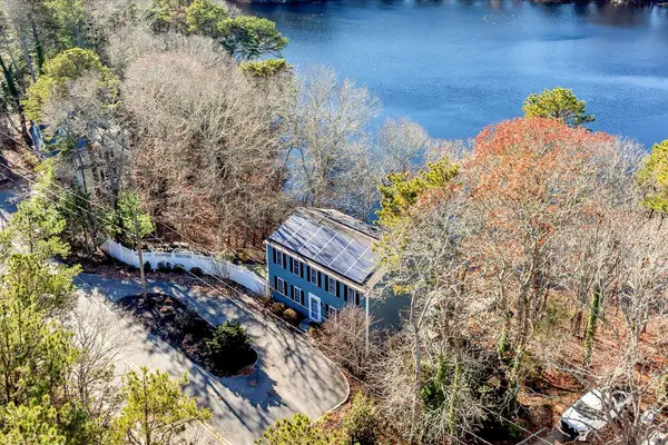 160 Algonquin Avenue, Mashpee, MA 02649