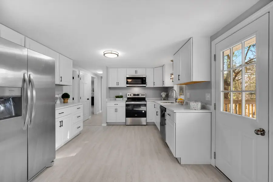 17 Fresh Pond Circle, Plymouth, MA 02360 - Image #2