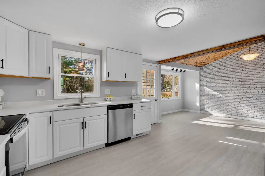 17 Fresh Pond Circle, Plymouth, MA 02360 - Image #3