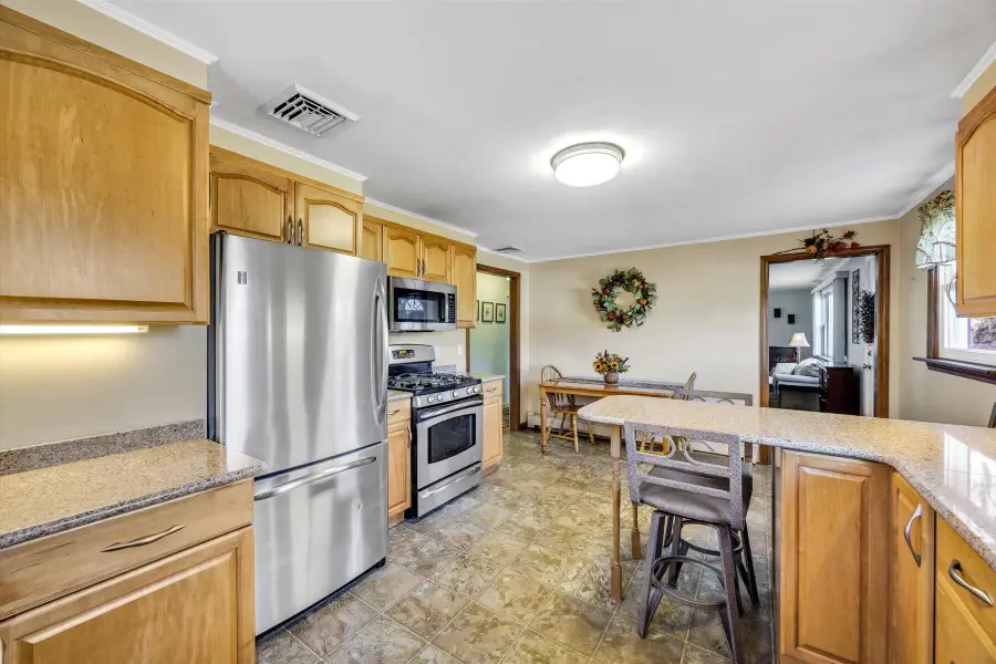 48 Maple Street, Buzzards Bay, MA 02532 - Image #3