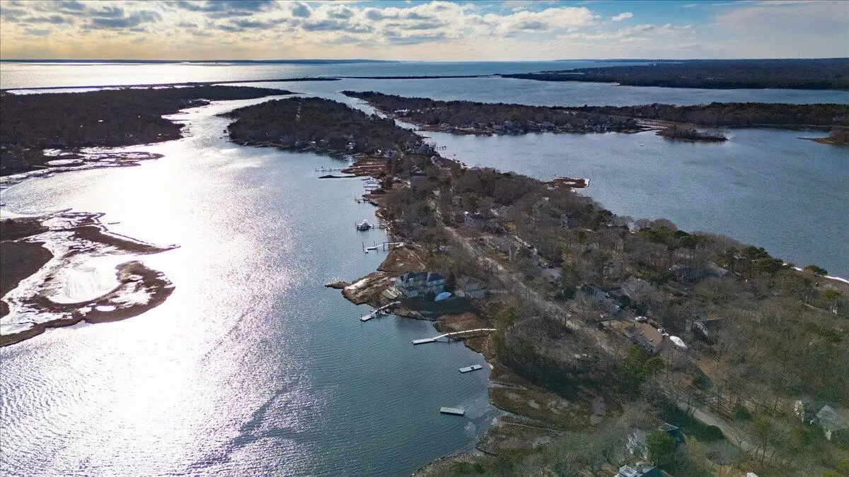 197 Monomoscoy Road, Mashpee, MA 02649 - Image #1