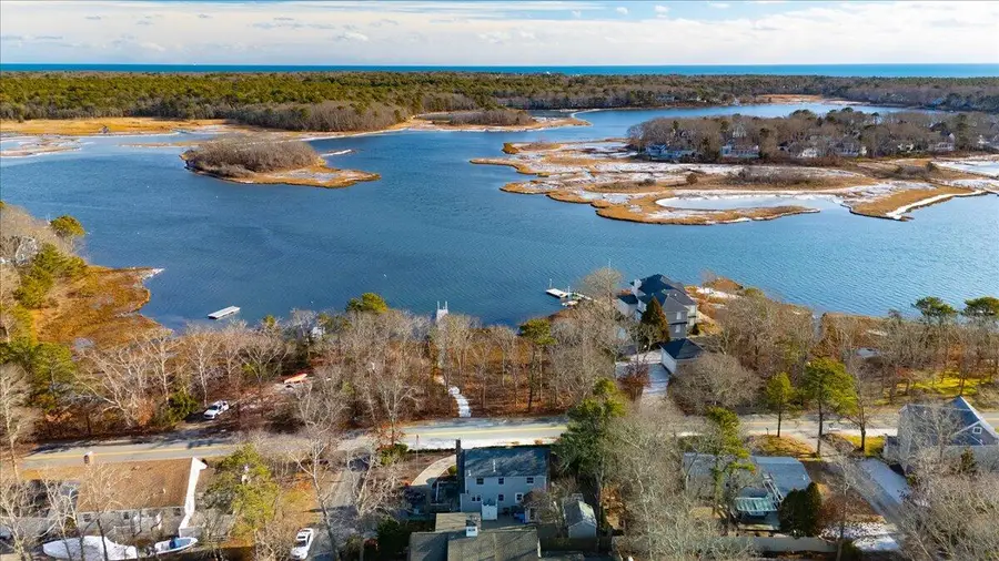 197 Monomoscoy Road, Mashpee, MA 02649 - Image #2