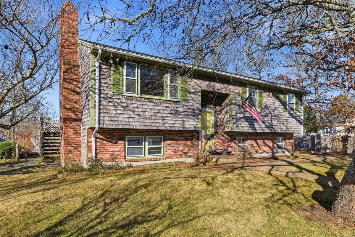 279 Seacoast Shores Boulevard, Teaticket, MA 02536 - Image #1