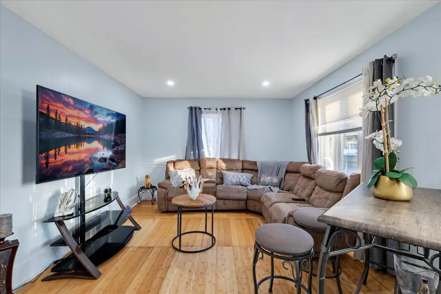 423 Lincoln Rd Extension, Hyannis, MA 02601 - #3