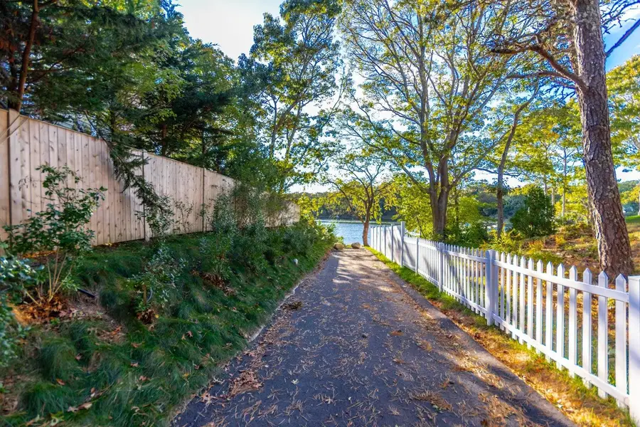 24 Weatherglass Lane, Teaticket, MA 02536 - #3