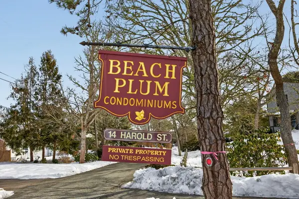 14 Harold Street, Harwich Port, MA 02646