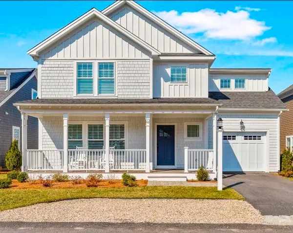 69 Cobblestone Circle, Mashpee, MA 02649