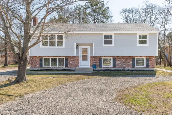 9 Meredith Drive, Teaticket, MA 02536
