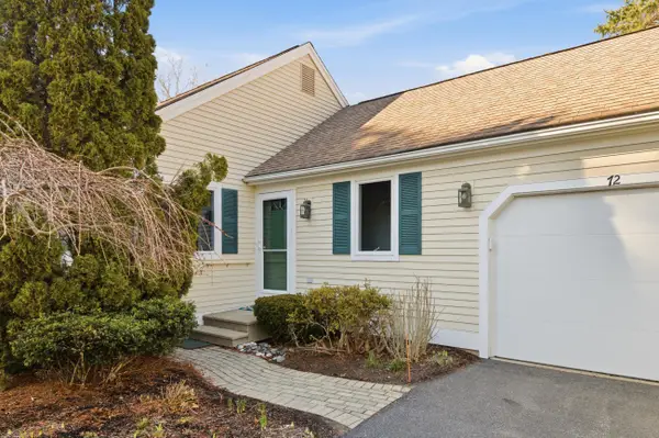 72 Pine Hill Boulevard, Mashpee, MA 02649