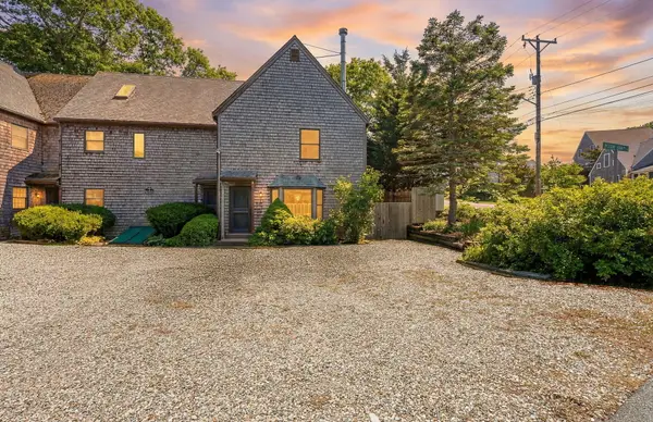 1 Seashore Park Drive, Provincetown, MA 02657