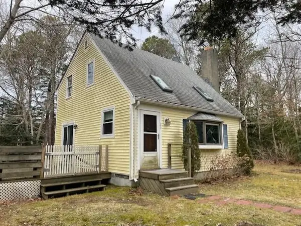 23 Captain Baker Road, Marstons Mills, MA 02648