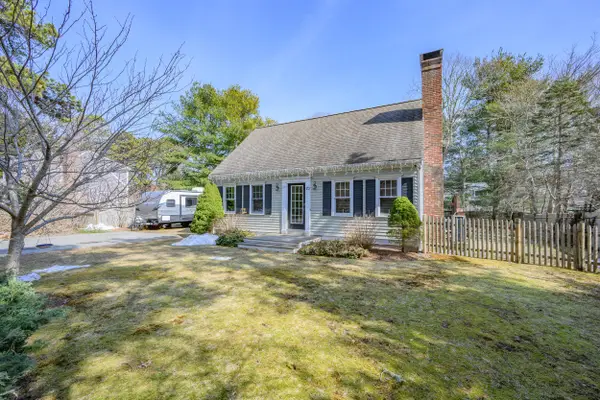 172 Skunknet Road, Centerville, MA 02632
