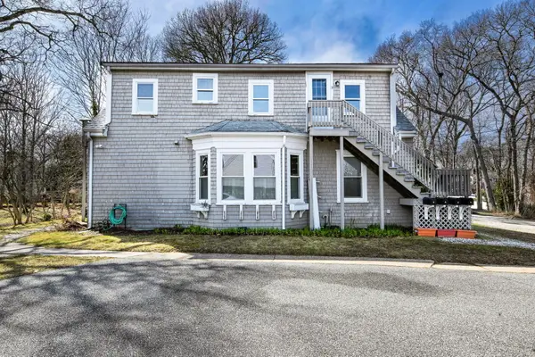 16 Lt Hauser Lane, Falmouth, MA 02540