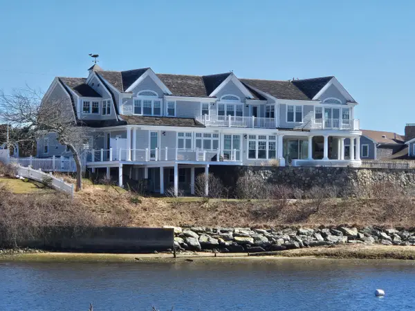 18 Strandway Way, West Harwich, MA 02671
