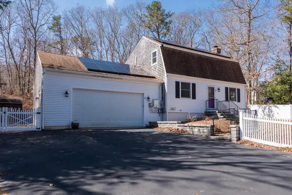 19 Meredith Road, Forestdale, MA 02644