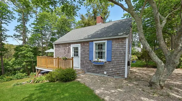 328 Boxberry Hill Road, Teaticket, MA 02536
