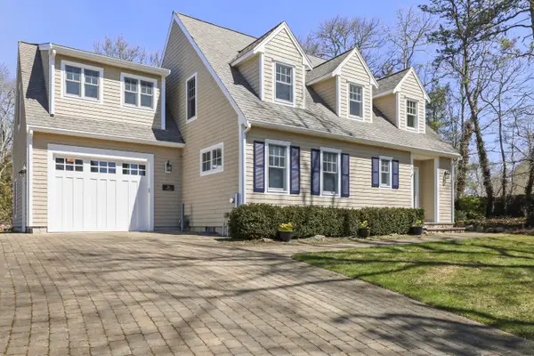 31 Hillside Avenue, North Falmouth, MA 02556