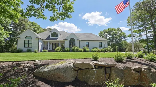 102 Cairn Ridge Road, East Falmouth, MA 02536