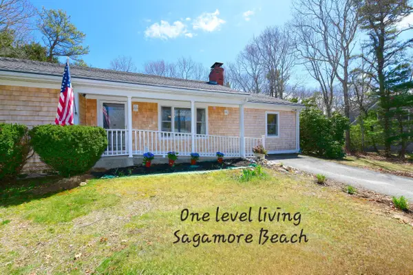 24 Lakewood Road, Sagamore Beach, MA 02562
