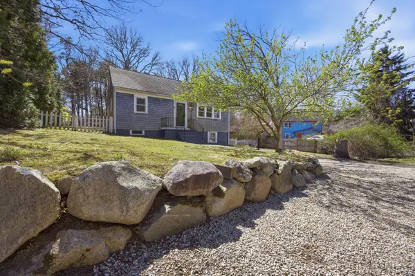 14 Saint Anns Lane, Falmouth, MA 02540