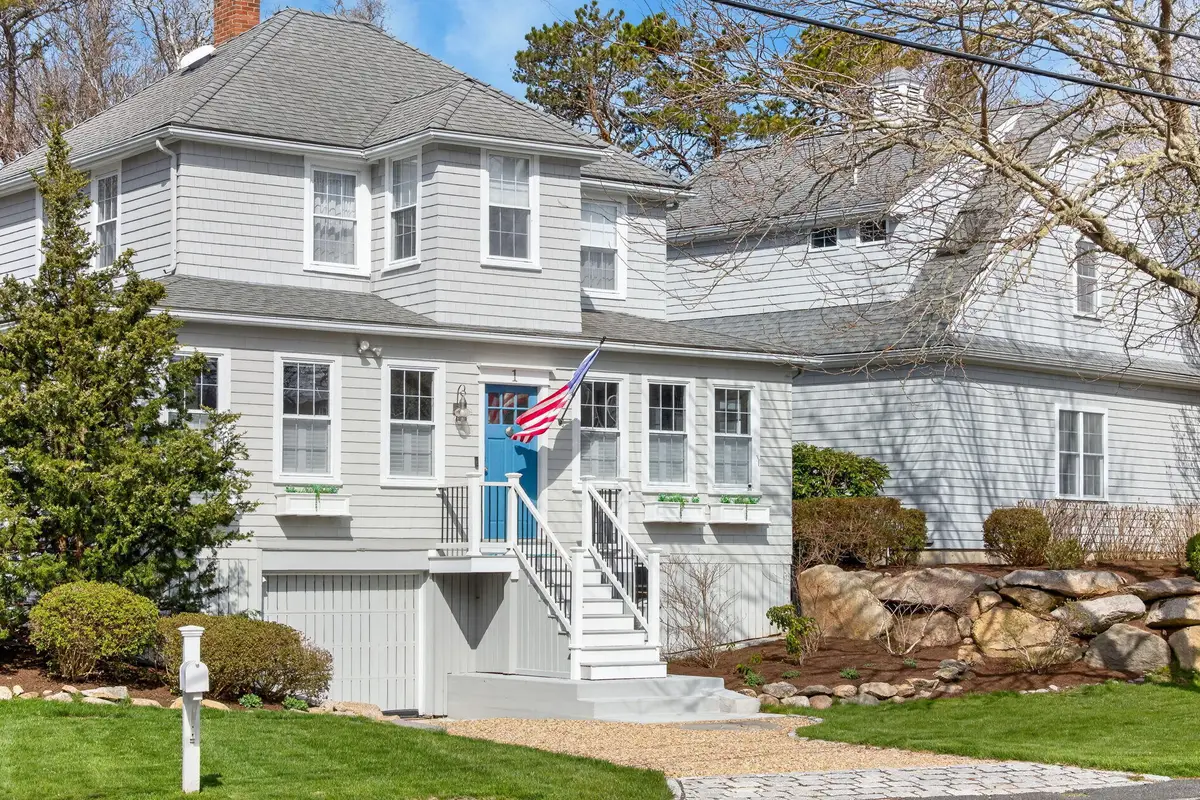 1 Peaked Cliff Road, Sagamore Beach, MA 02562 - #1