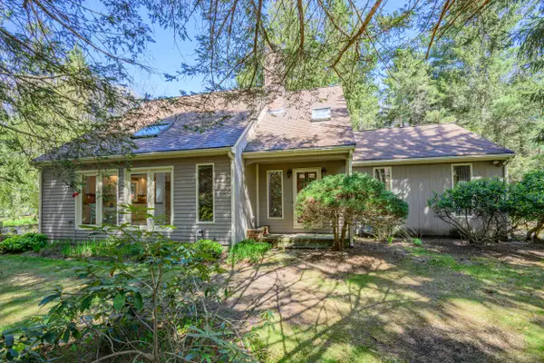 105 Nelson Lane, Marstons Mills, MA 02648