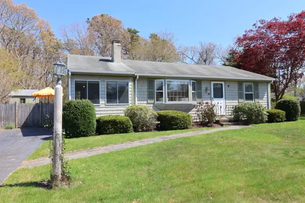 11 Leonard Road, South Dennis, MA 02660