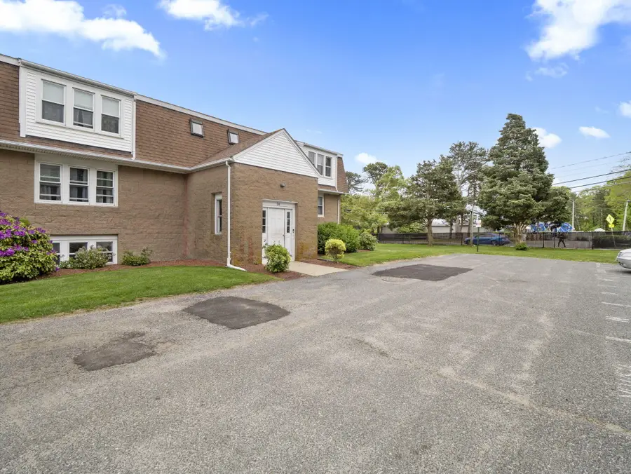24 Betty's Pond Road #1K, Hyannis, MA 02601 - #3
