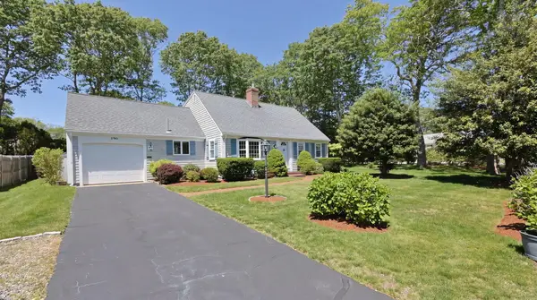 2 Saint Andrews Way, South Yarmouth, MA 02664