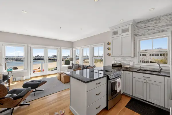 333R Commercial Street #3, Provincetown, MA 02657
