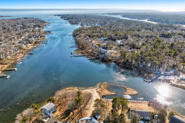 16 Carolyn Lane, East Falmouth, MA 02536