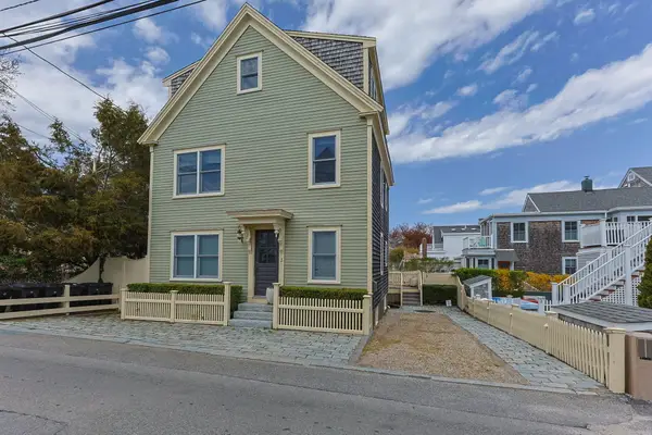 3 Franklin Street #Unit 2, Provincetown, MA 02657