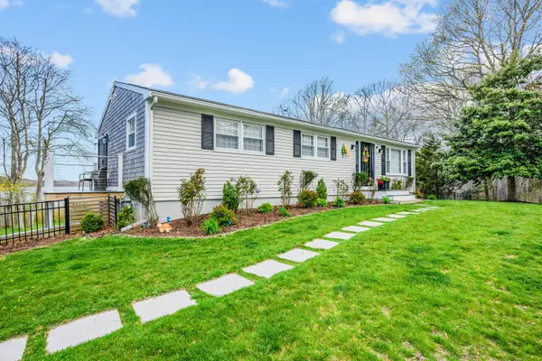 75 Meadowbrook Road, West Yarmouth, MA 02673