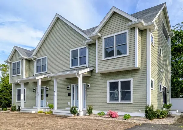 17 Wright Way #A, Falmouth, MA 02540