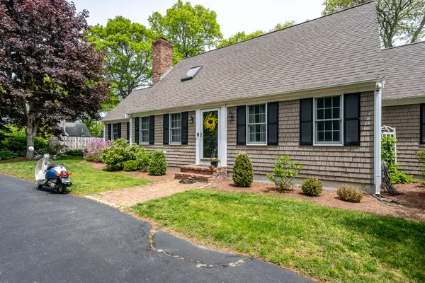 61 Angus Way, Centerville, MA 02632