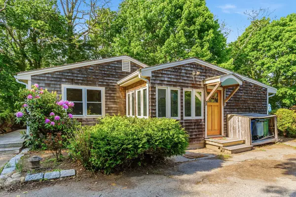 57 Old Main Road, North Falmouth, MA 02556