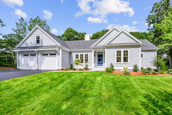 28 Country Farm Road, Forestdale, MA 02644