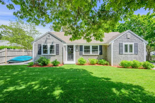 204 Trotting Park Road, West Dennis, MA 02670