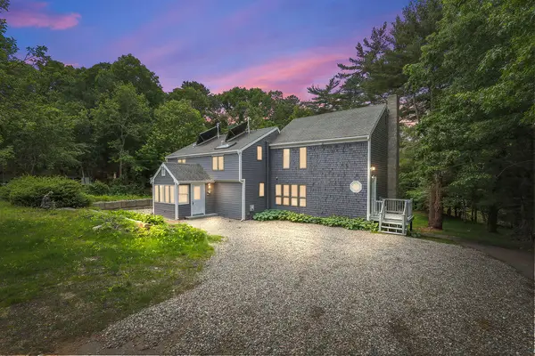 37 Pickerel Way, Forestdale, MA 02644